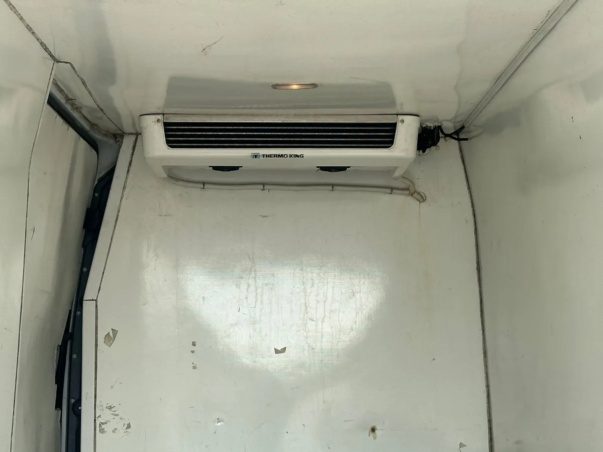 Mercedes Sprinter 2018 refrigerated - Image 3