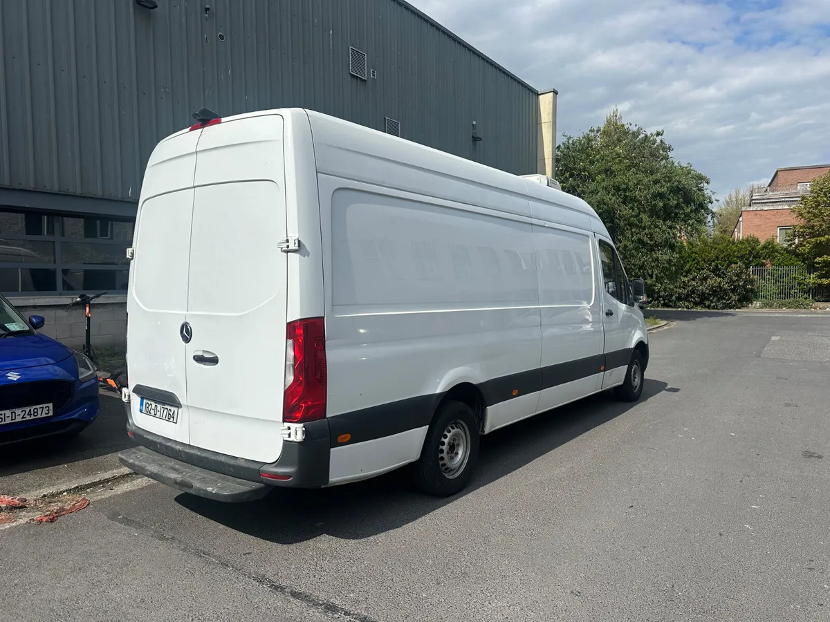 Mercedes Sprinter 2018 refrigerated - Image 2