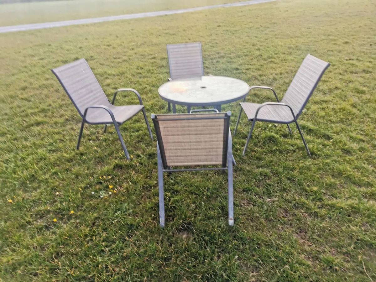 Garden table and chairs (reduced) - Image 2