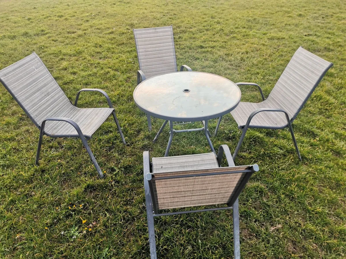 Garden table and chairs (reduced) - Image 1