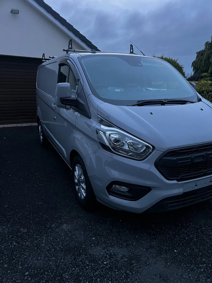Ford Transit Custom SWB 320 170BHP Auto 2022 model - Image 3