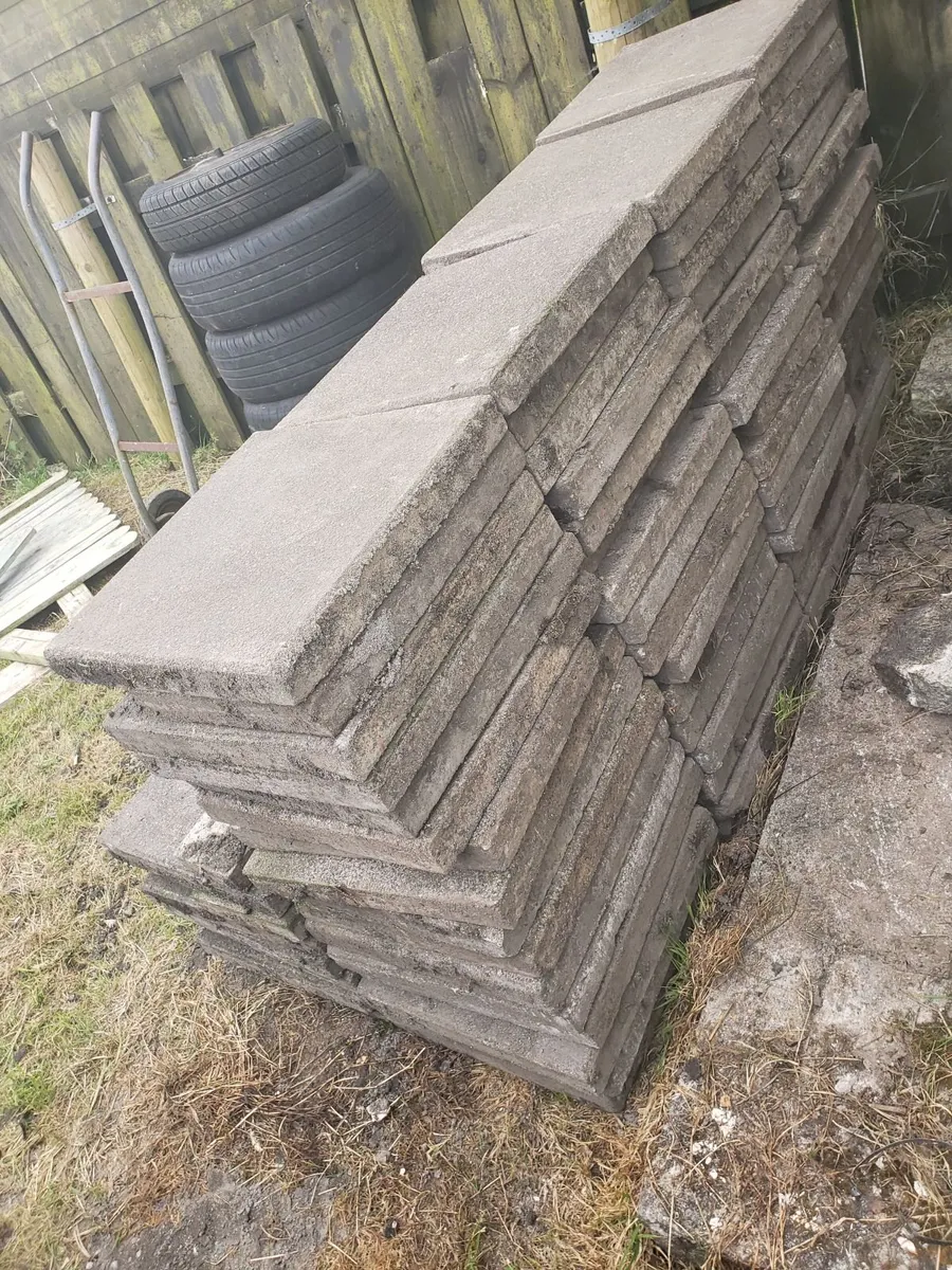 Concrete garden slabs 84