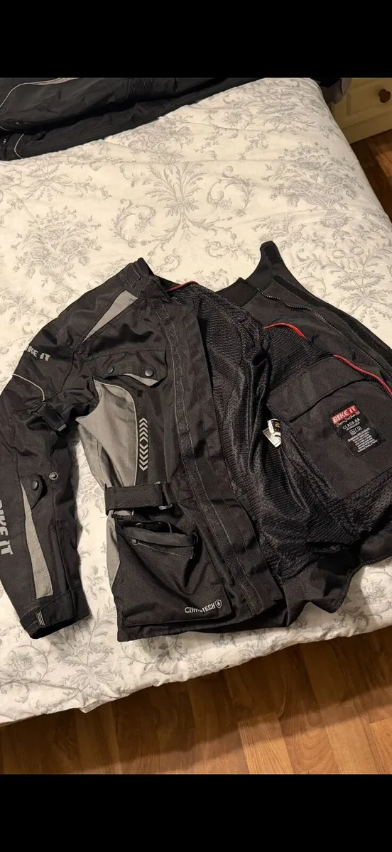 Motorbike gear - Image 1