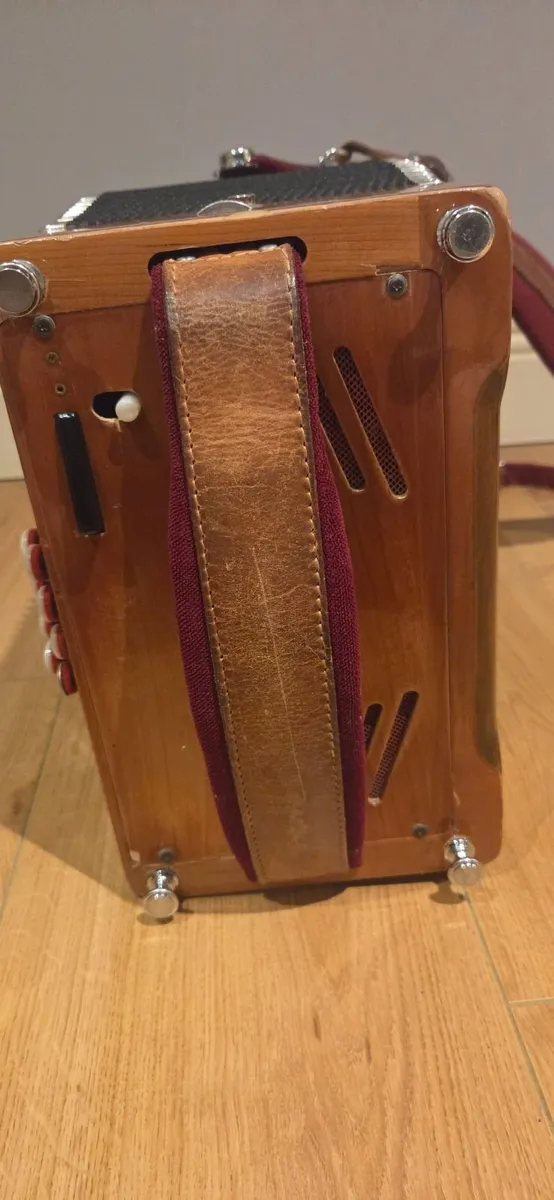 Mengascini button accordion - Image 4