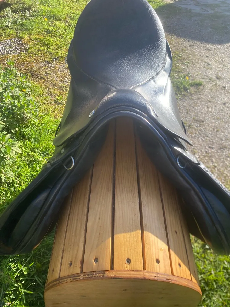 Cliff barnsby 18.5 black Leather saddle - Image 2