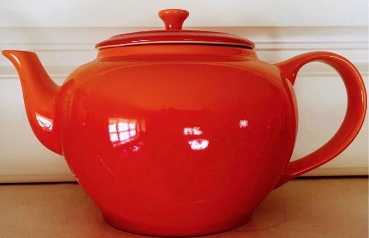 Le Creuset Tea Pot