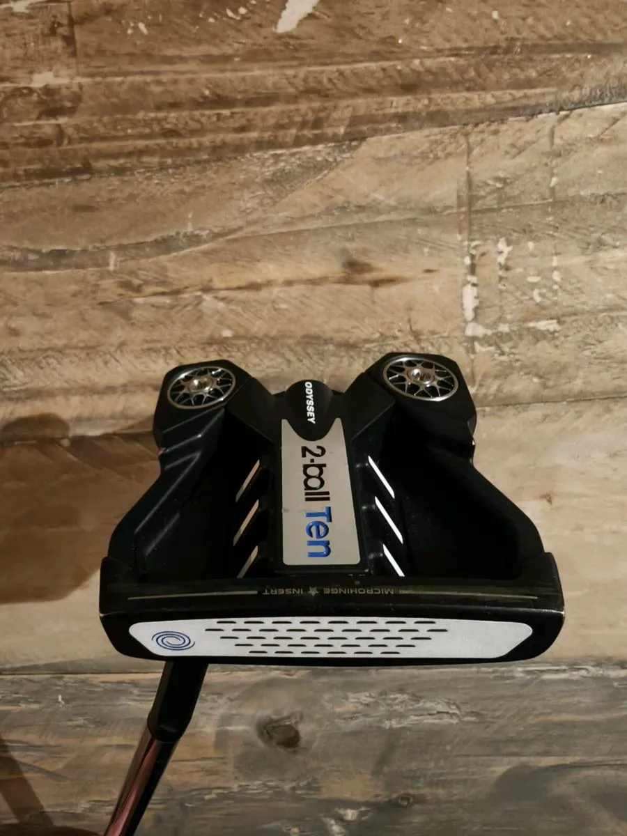 Odyssey 2 ball ten
Putter - Image 1