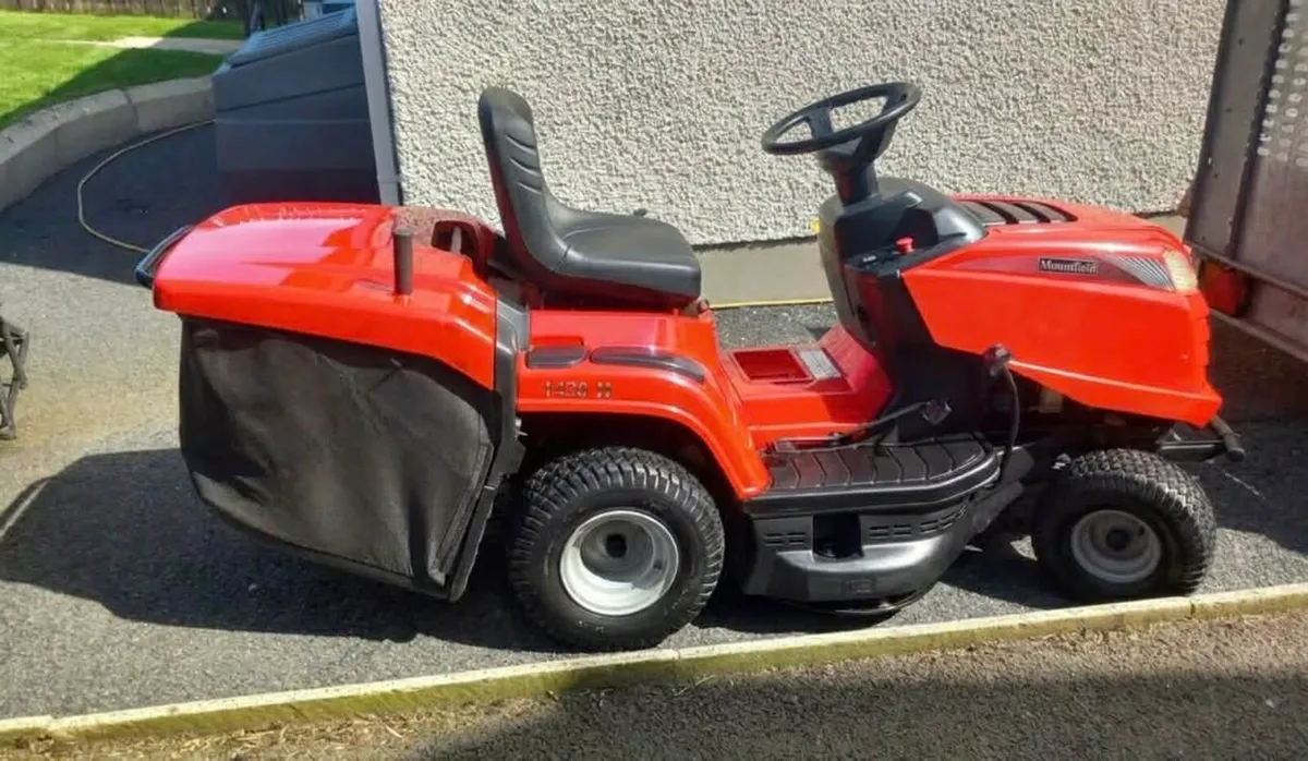 Mountfield ride on lawnmower - Image 3