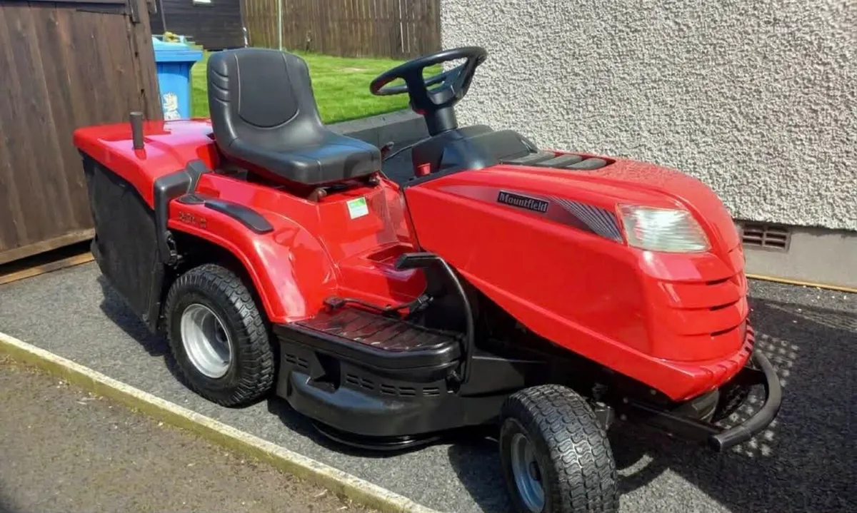 Mountfield ride on lawnmower - Image 4