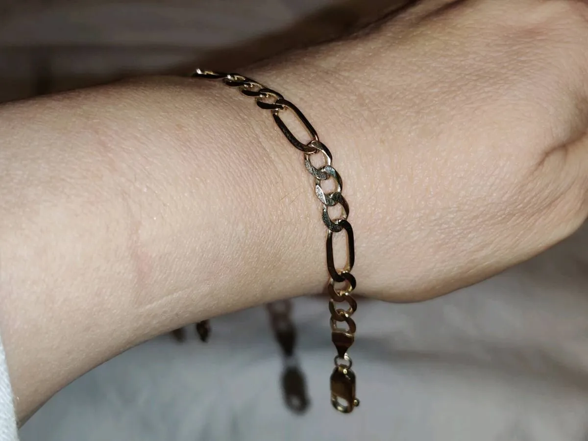 SOLID FIGARO, 9CT THICK Gold 8"New 6.59g Bracelet - Image 2