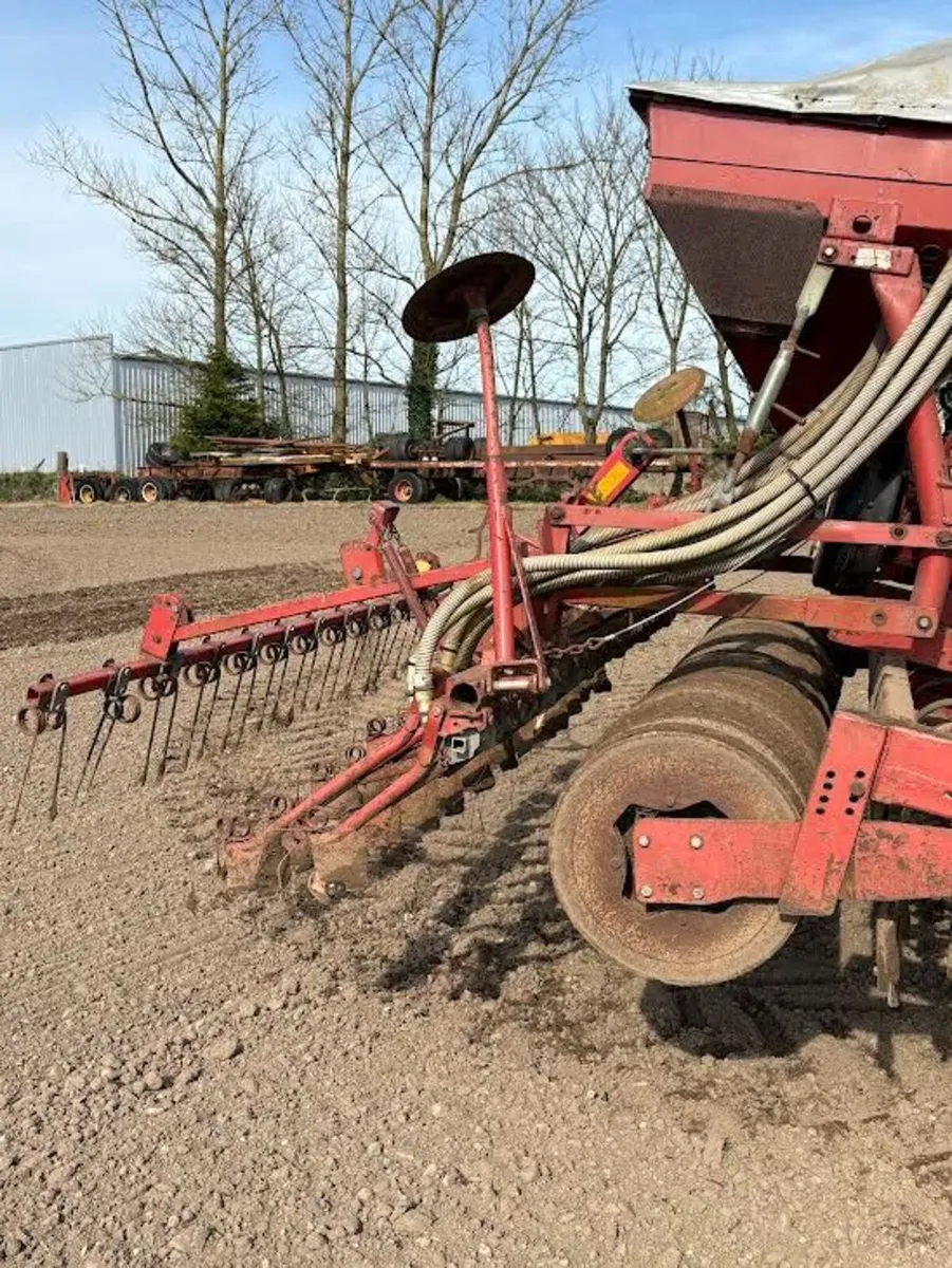 Accord corn seed drill - Image 4