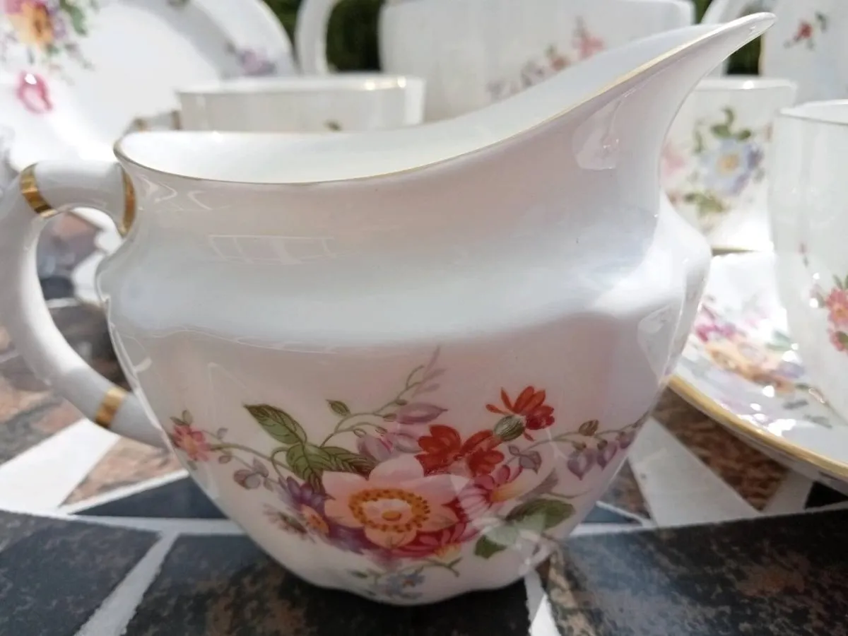 Royal Crown Derby posies - Image 2