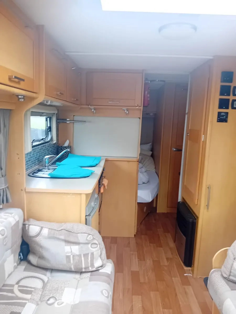 Camper van - Image 4