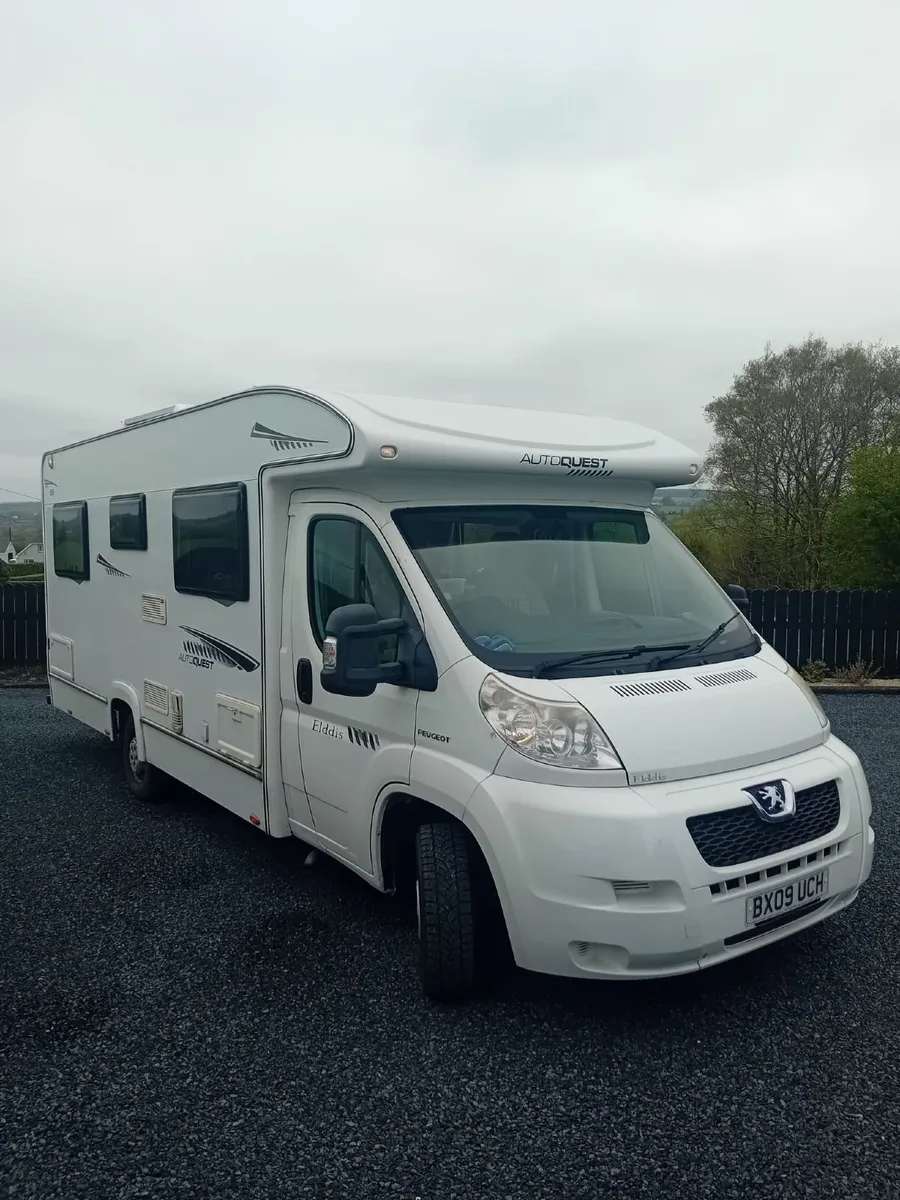 Camper van - Image 1