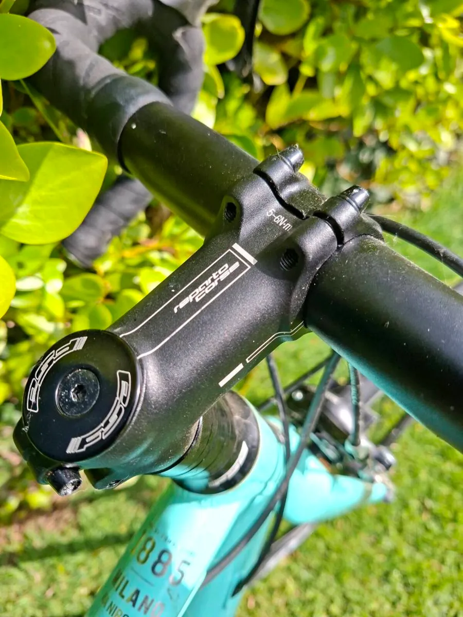 Bianchi Via Nirone 7 Road Bike - Image 4