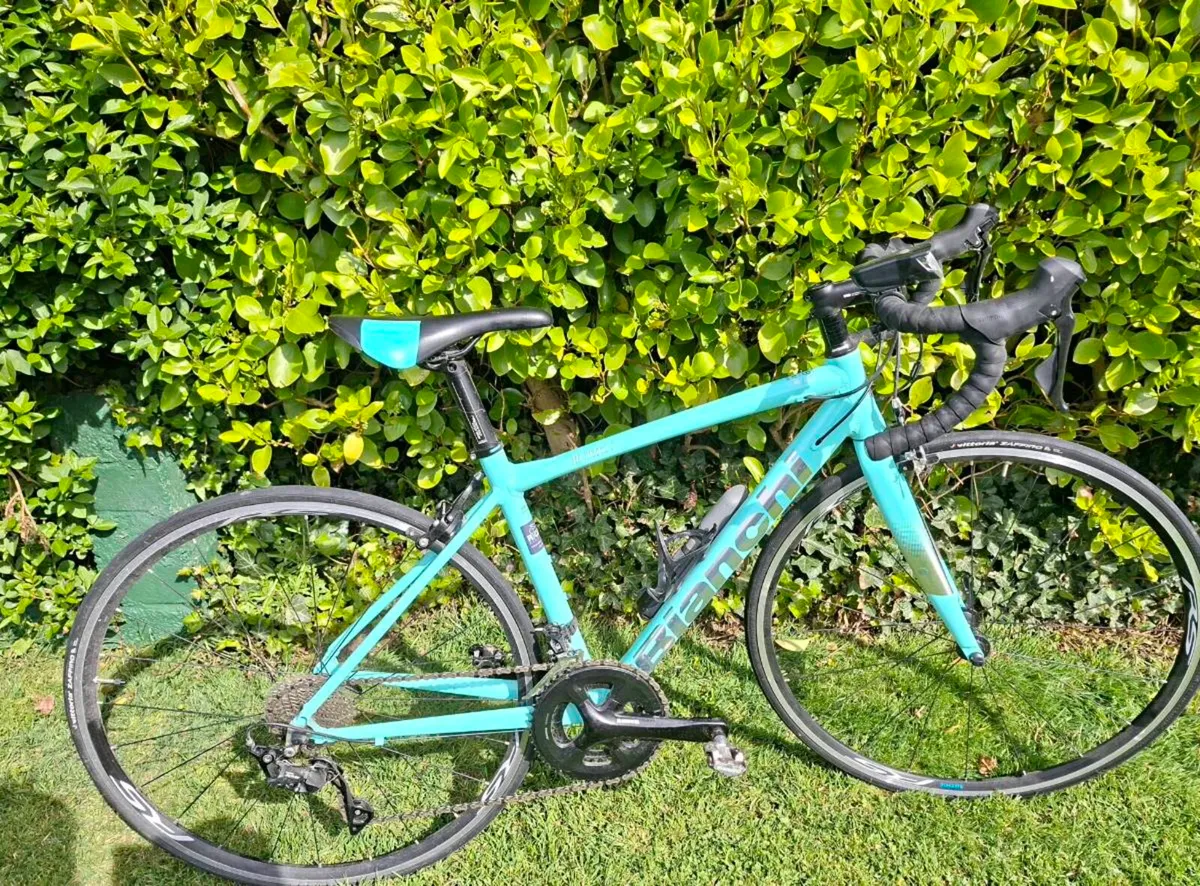 Bianchi Via Nirone 7 Road Bike - Image 1