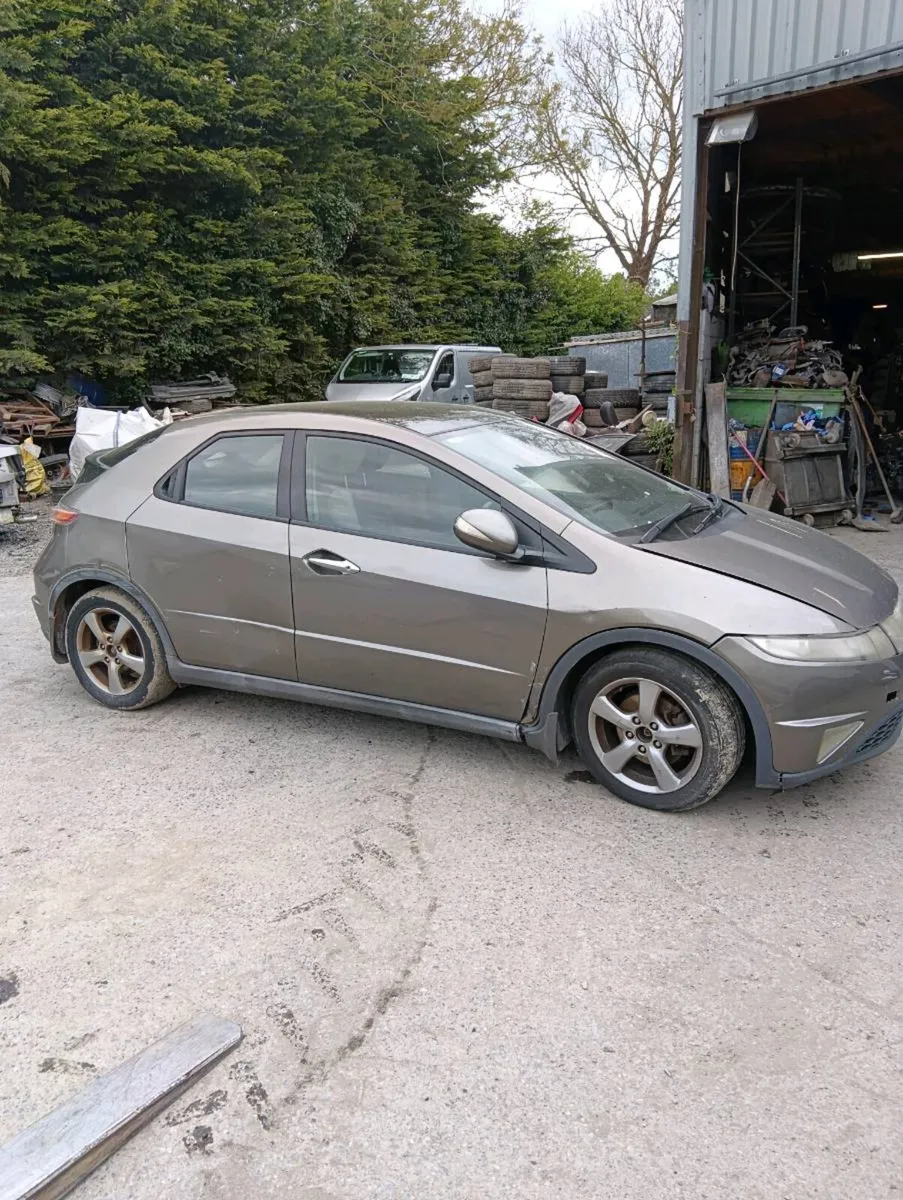 Breaking honda civic 2008 - Image 1