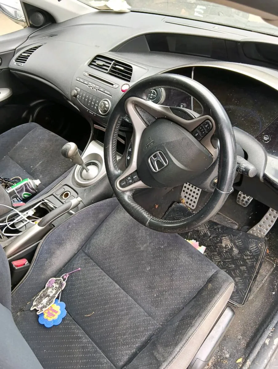 Breaking honda civic 2008 - Image 4
