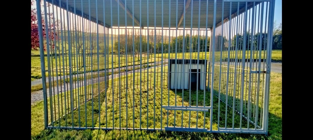 Dog run and kennel - Image 1