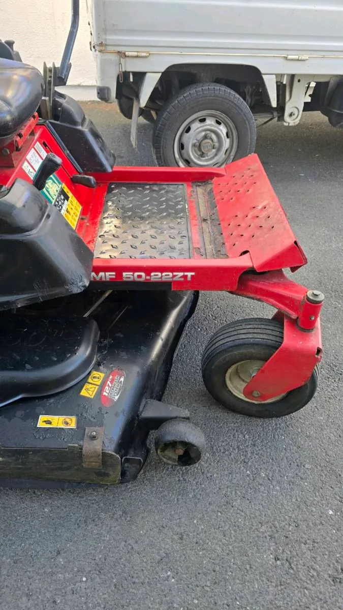 23hp Kawasaki Massey Ferguson Zero Turn - Image 3