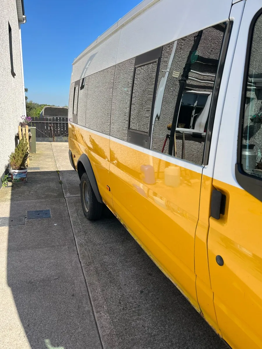 Ford Transit 16 Seater Minibus - Image 2