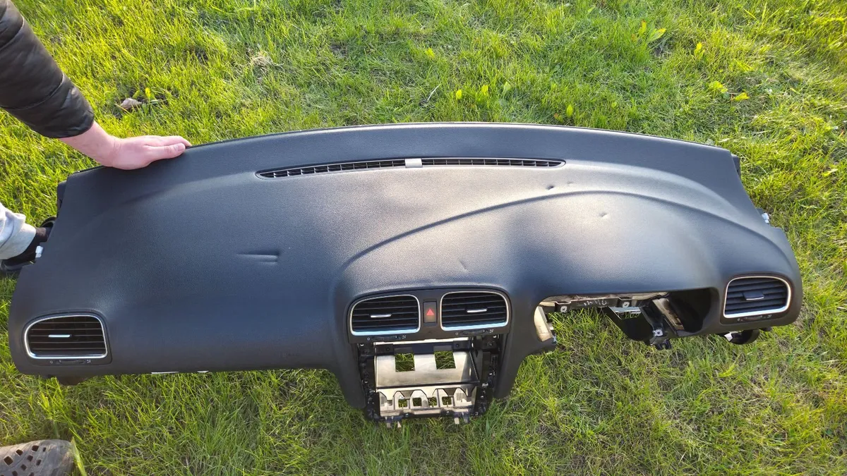 Volswagen panel,driver airbag - Image 1