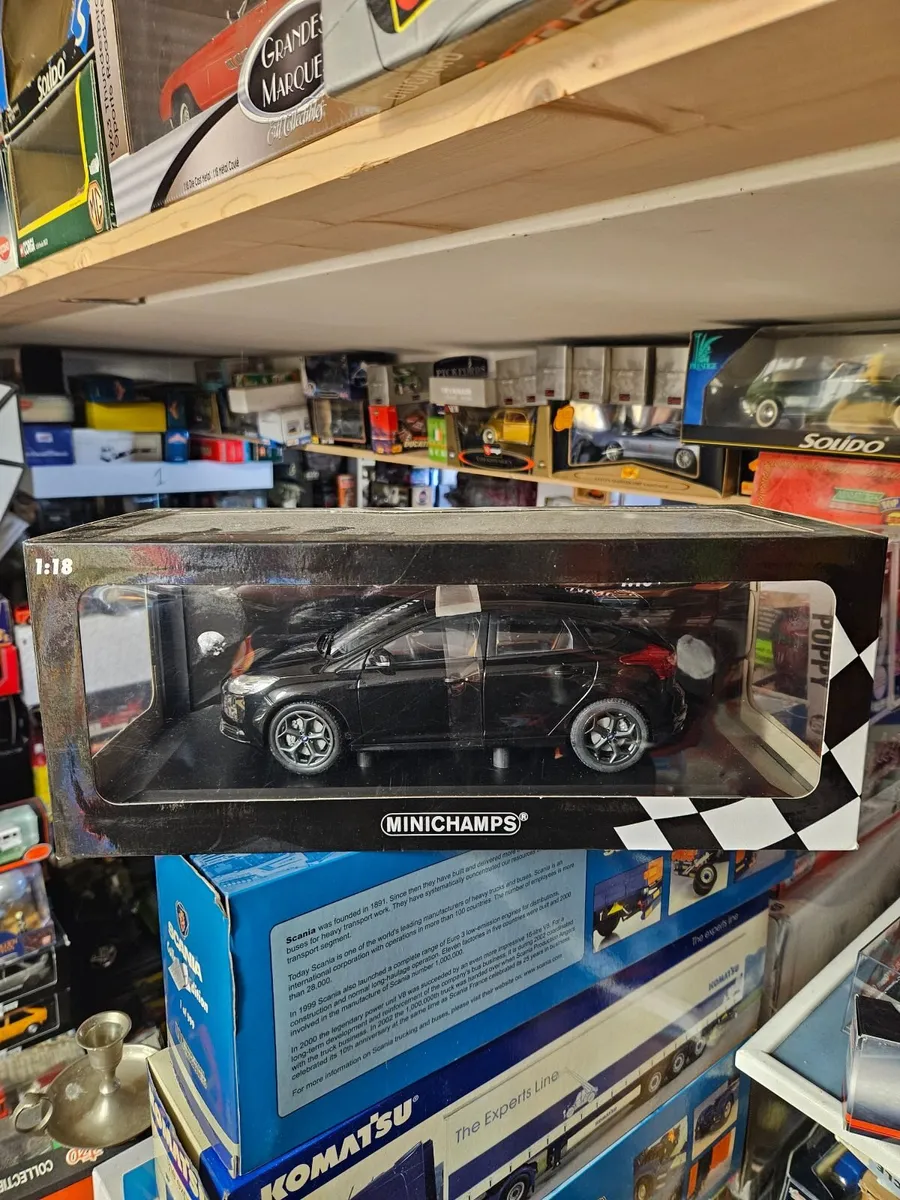 Corgi Minichamps Ford Focus ST 2011 1:18 - Image 1