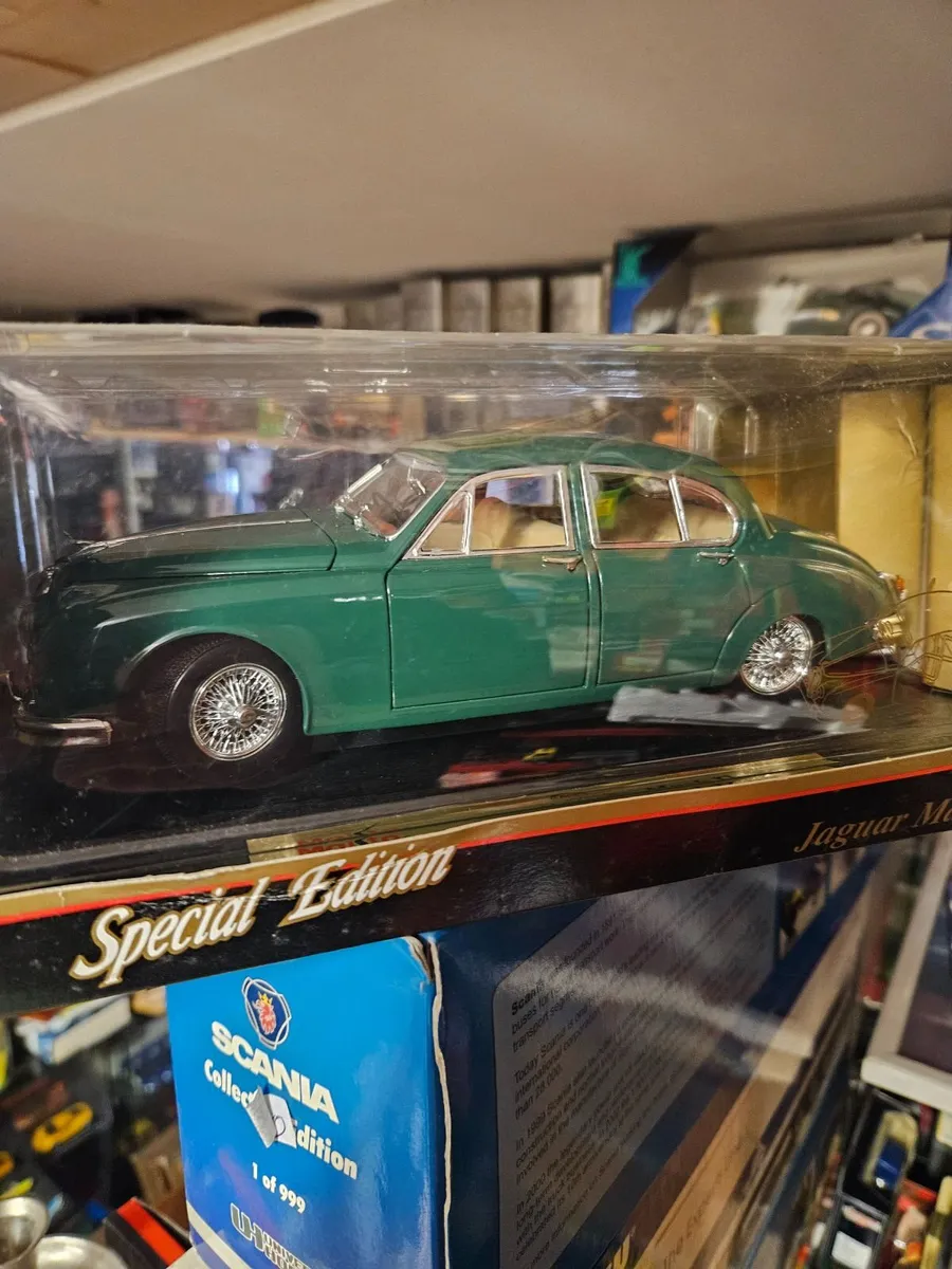Corgi Maisto Jaguar 1.18 - Image 4