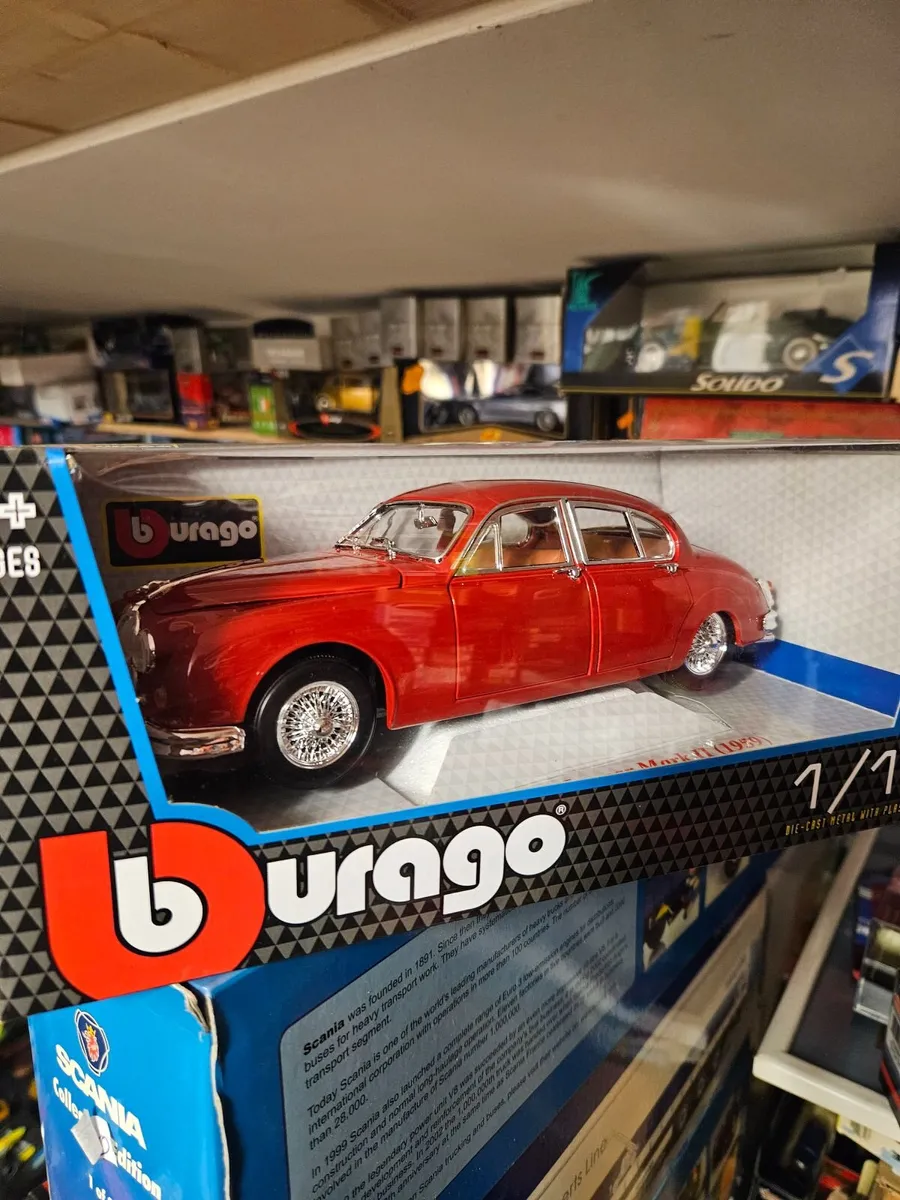 Corgi Burago Jaguar 1.18 - Image 2