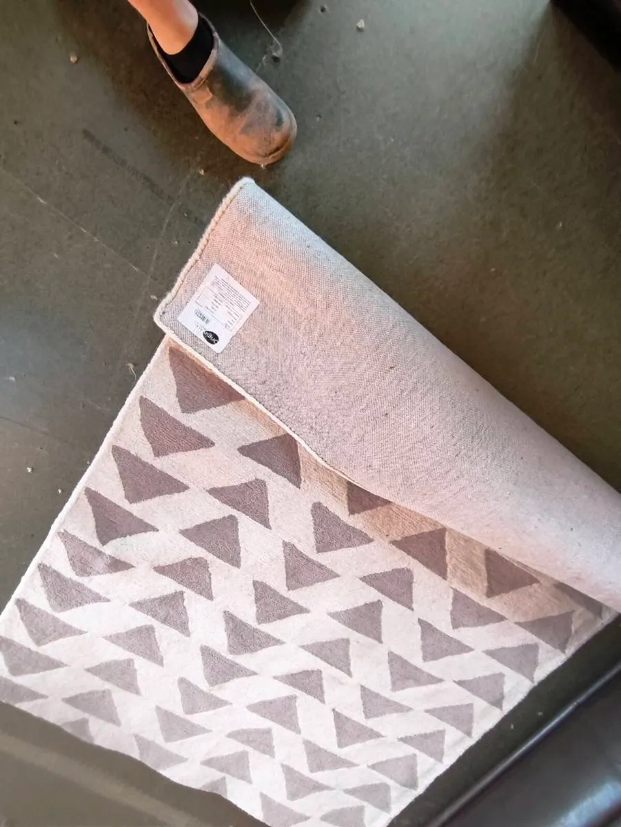 💯 wool rug , 40euro - Image 3