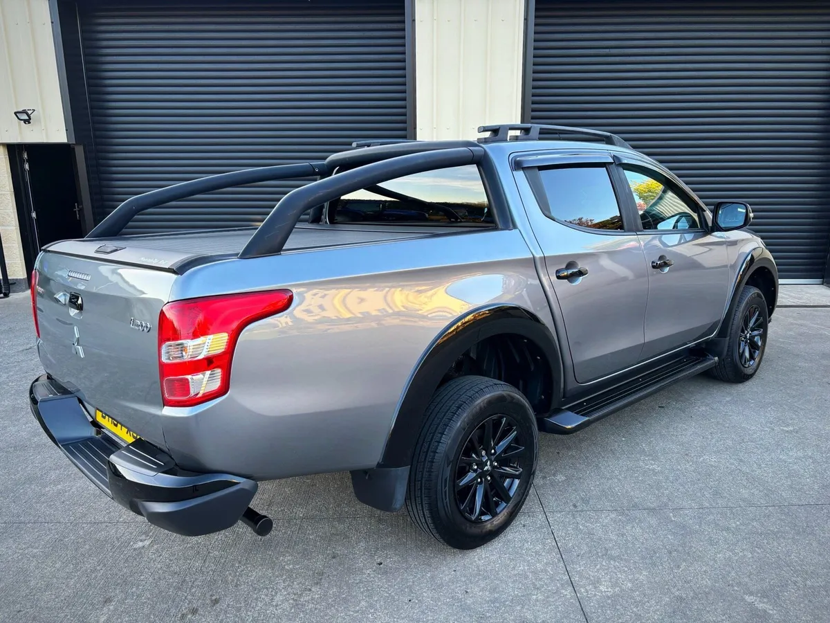 2019 MITSUBISHI L200 2.5 DID BARBARIAN BLACK EDT A - Image 3