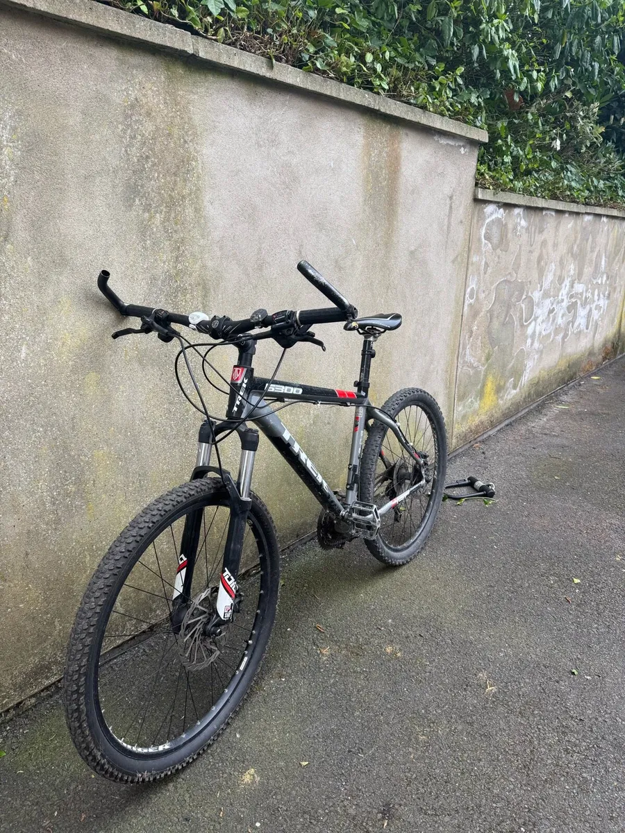 Trek 6300 Mountain Bike - Image 2