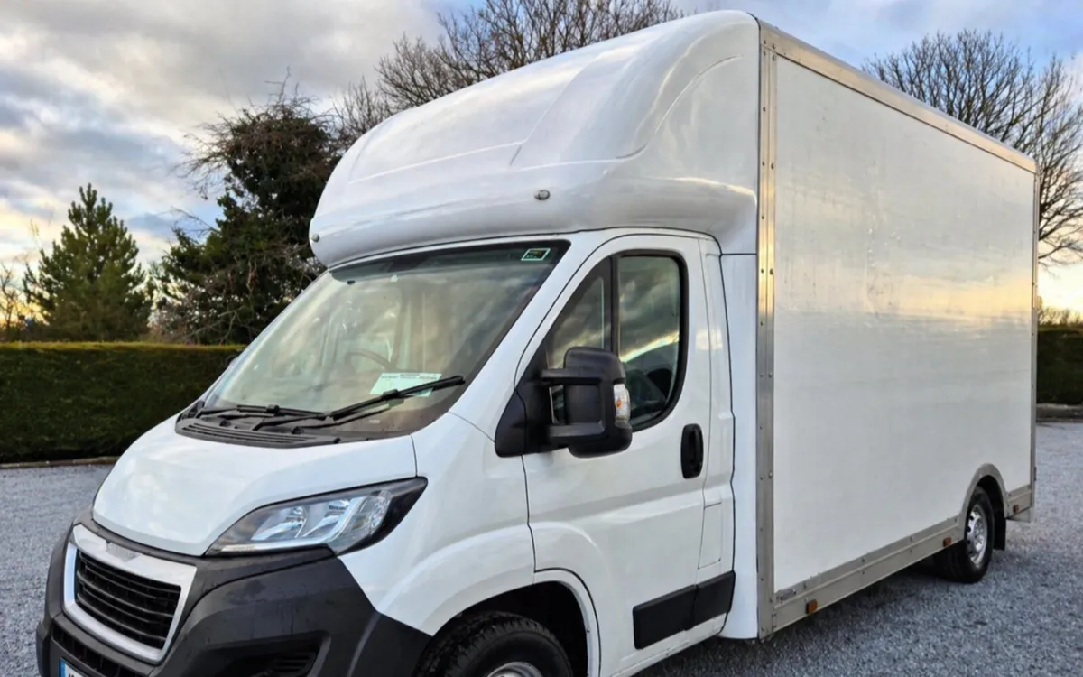 2019 Peugeot Boxer box body, Maxi mover - Image 2
