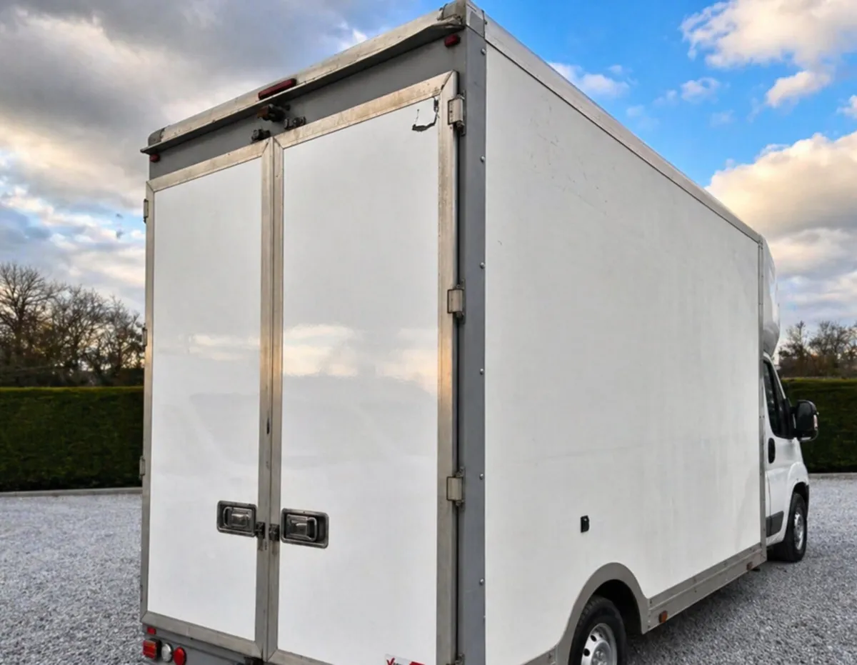 2019 Peugeot Boxer box body, Maxi mover - Image 3