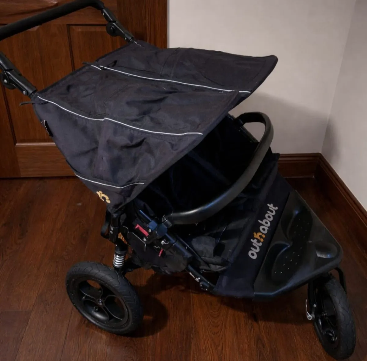 Out n About V4 Double pram with basket - Image 1