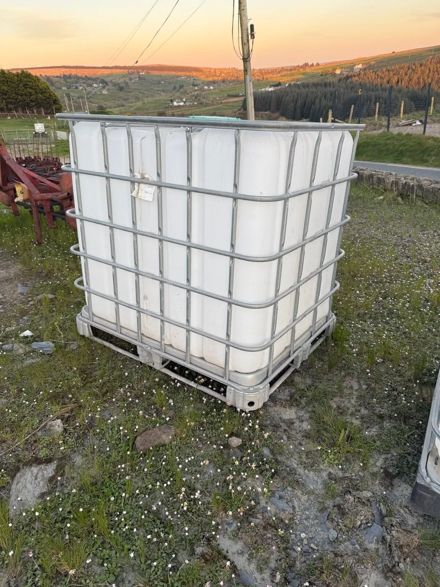 1000 litres ibc water cubs - Image 1