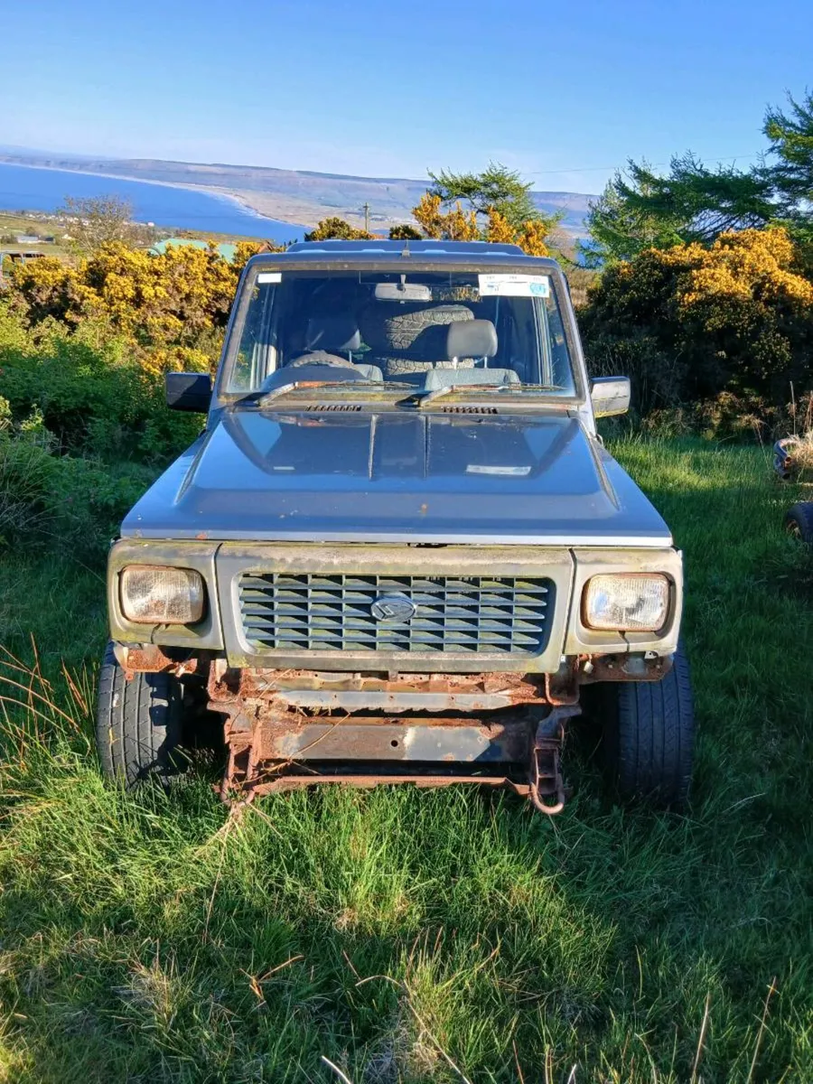 6 daihatsu fourtraks for breaking - Image 3
