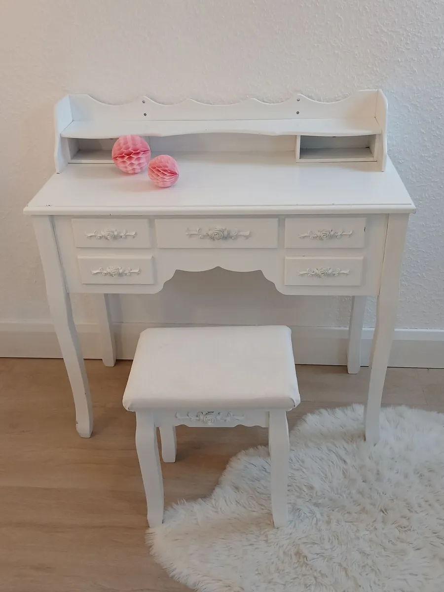 Dressing table and chair - Image 1