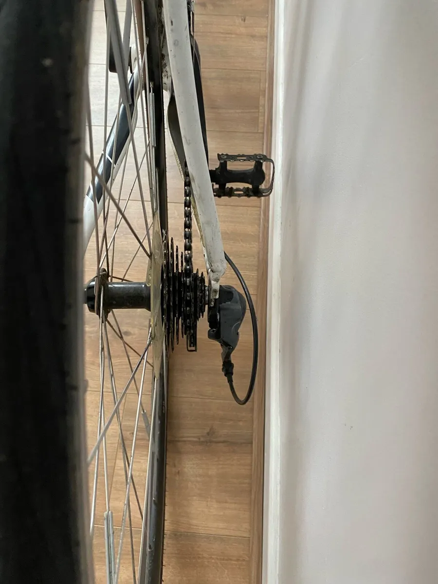 Genesis Medium Adult Road Bike - Image 4