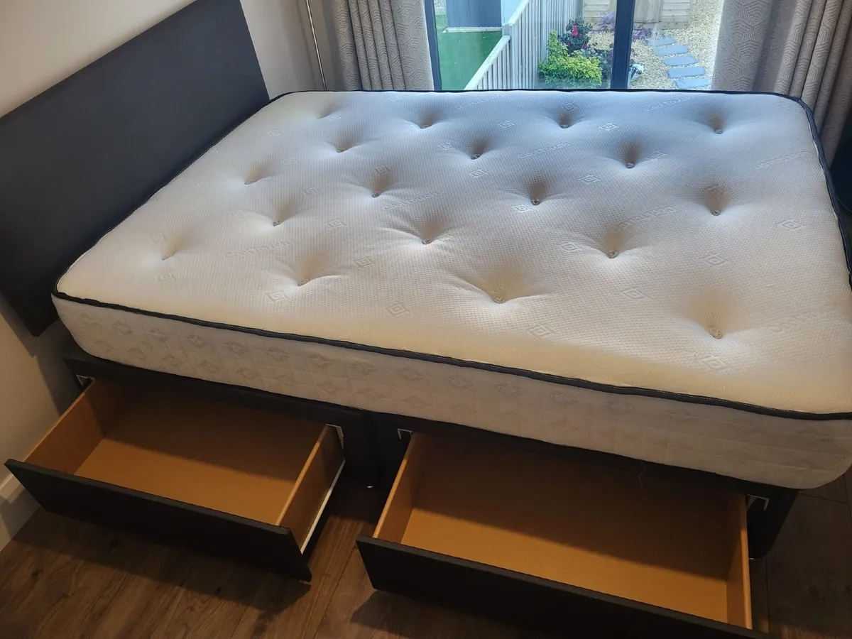 Double bed - Image 2