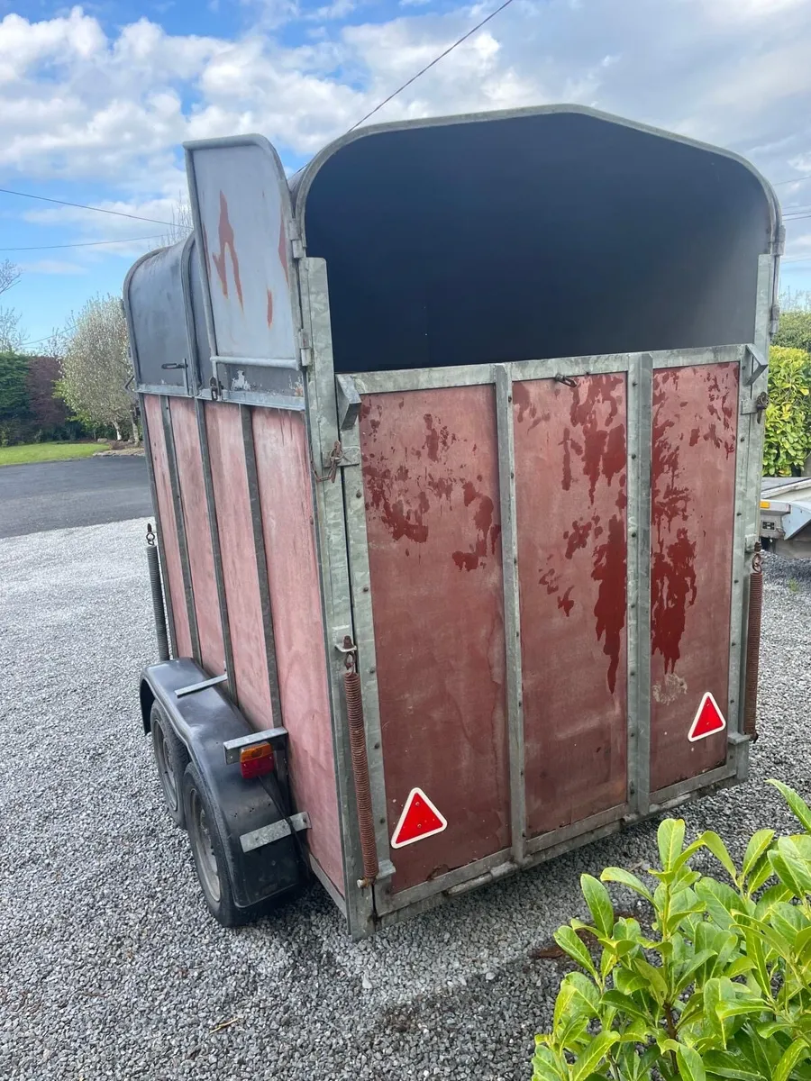 Horse box - Image 2
