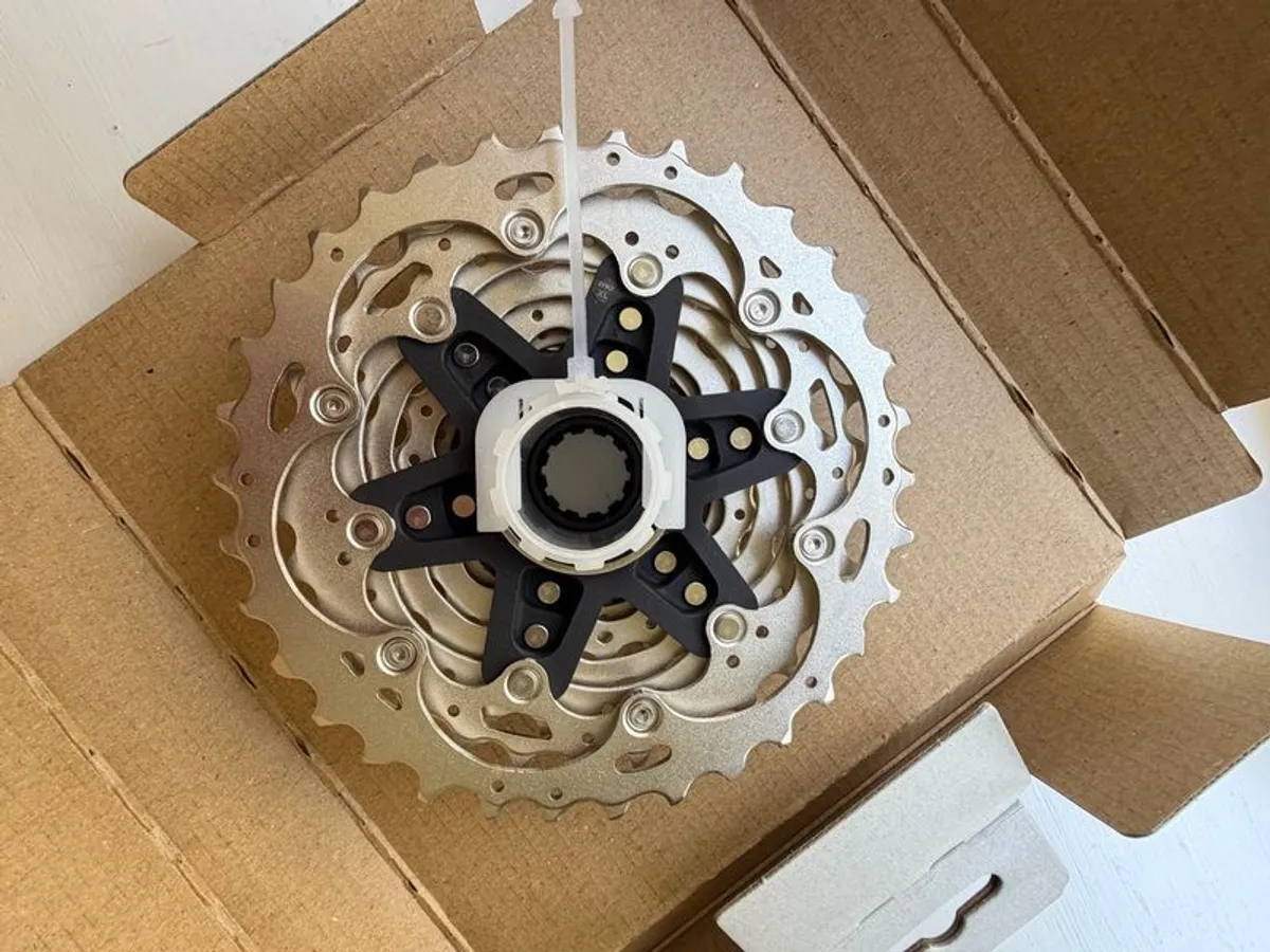 Bike cassette, Shimano Ultegra CS-R8101, 12speed, 11-34, Brand new in original box - Image 4