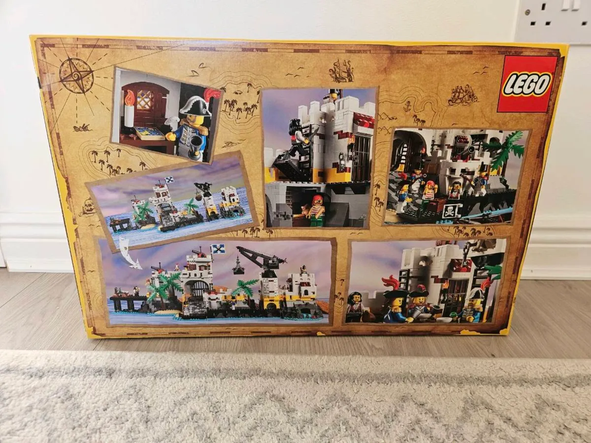 Lego 10320 Eldorado Fortress Brand New - Image 2