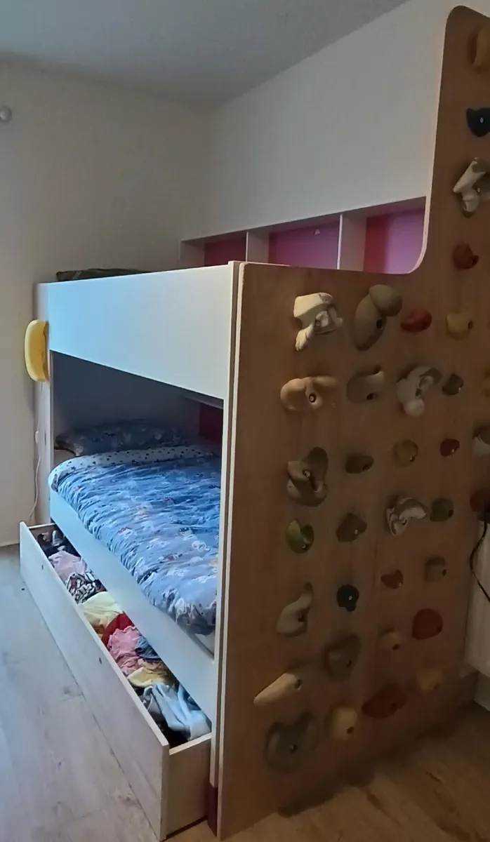 Bunk beds - Image 1