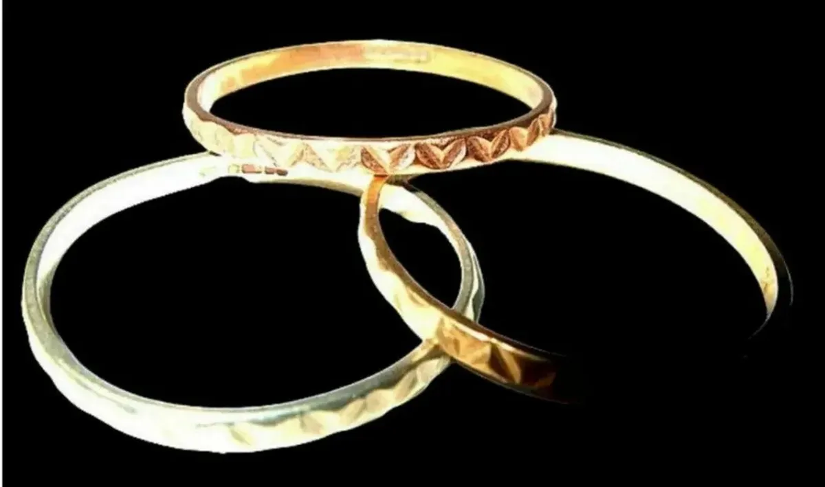 Vintage Trilogy Of 3 Gold Rings - Image 2