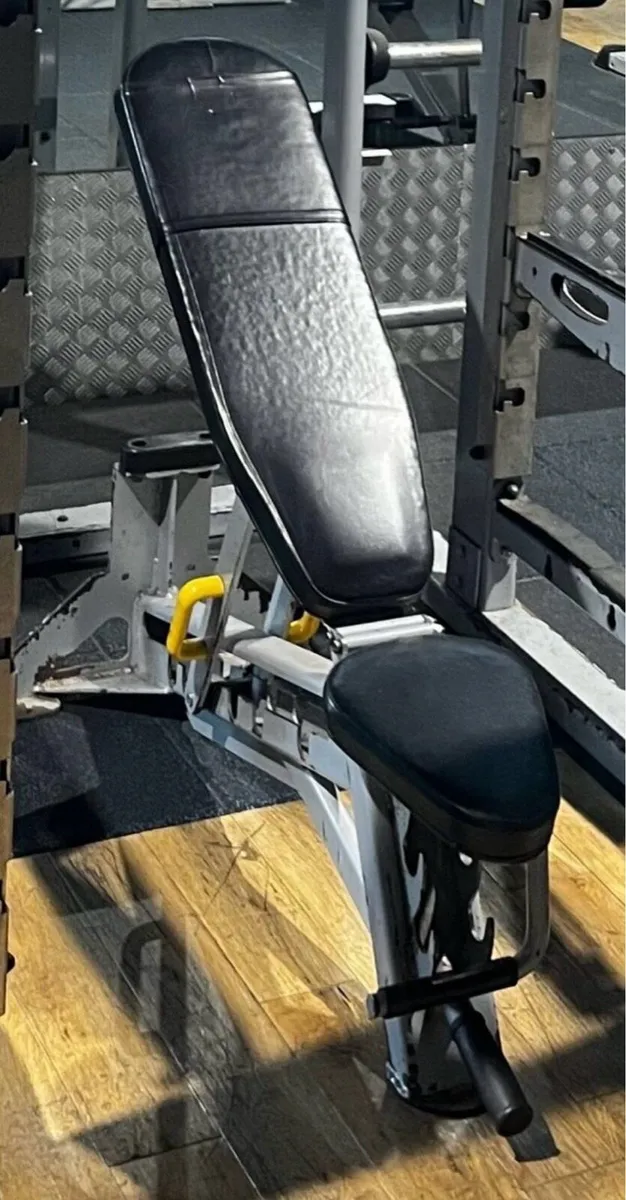 Indigo fitness power rack & matching bench - Image 3