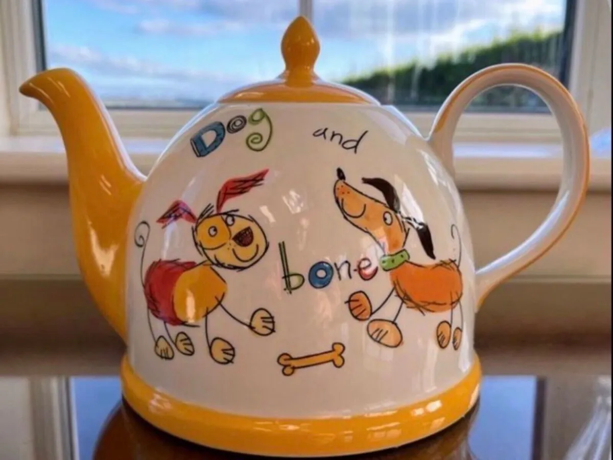 Whittards collectible tea pot - retired pattern - Image 1