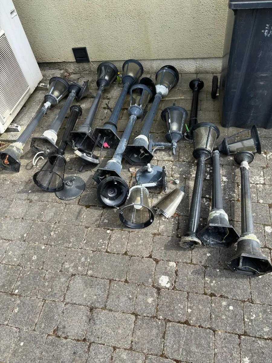 Outdoor Lighting and Lamps - Image 1