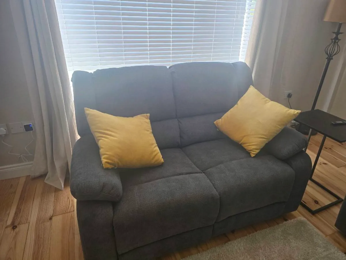 3 + 2 Seater reclining couch - Image 4