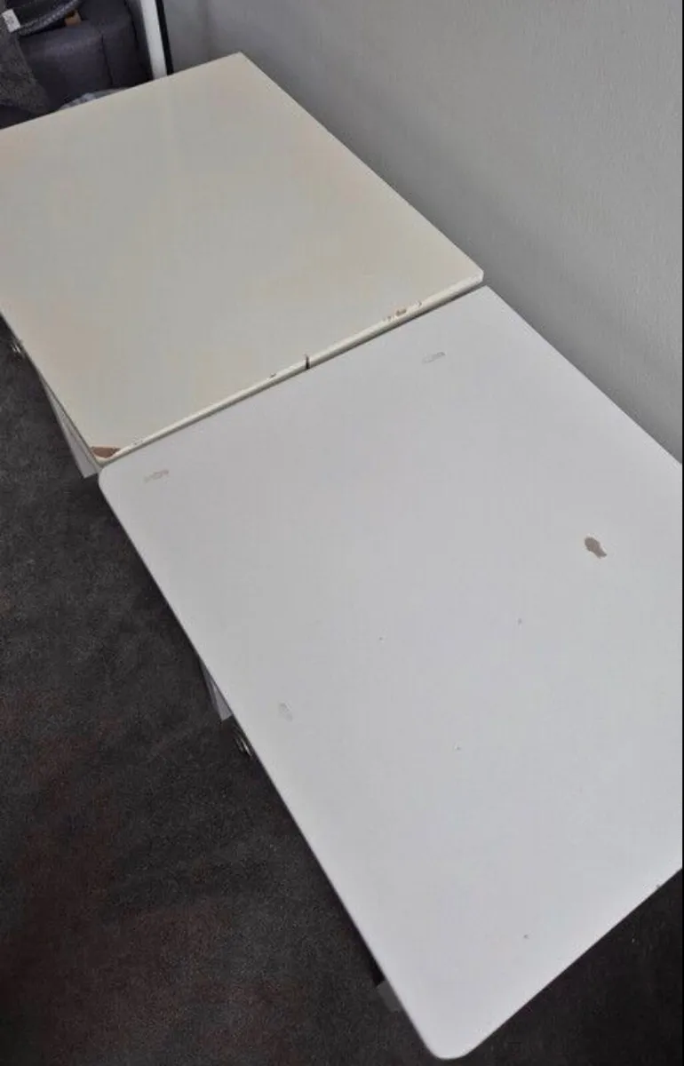 White lockers - Image 2